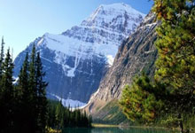 六台：阿诺德和皇马还没签约，他有90%的可能性加盟皇马.